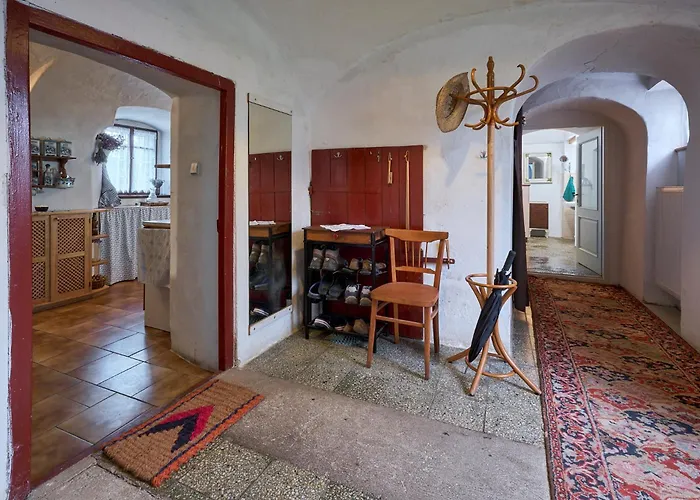 V Jesenicke Tovarne Apartment *